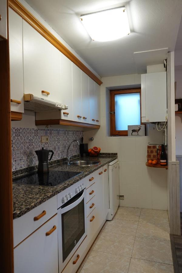 Hébergement de vacances Cirjuana, Casa En El Centro Con Agradable Jardin Y Barbacoa By Pirineos 360 *